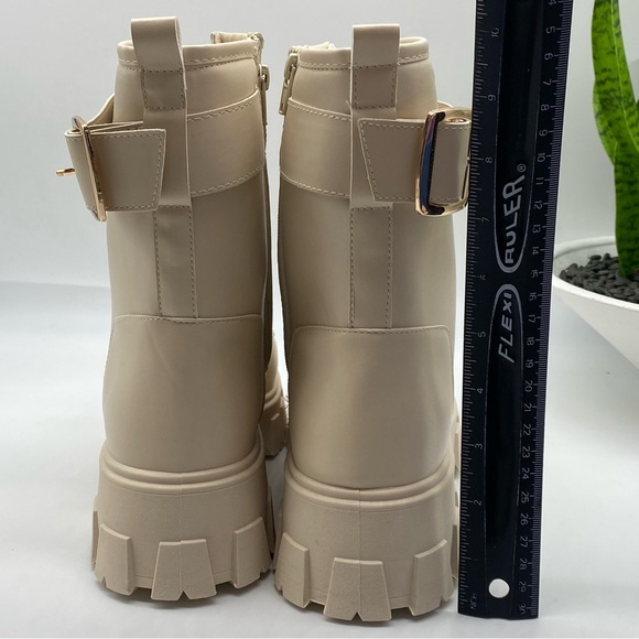 Olivia Miller Ava lug soles Combat Boots with gold chain in faux leather size 9 - Picture 6 of 8